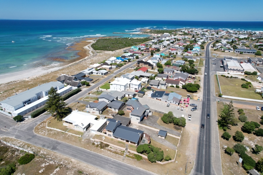 6 Bedroom Property for Sale in Struisbaai Western Cape